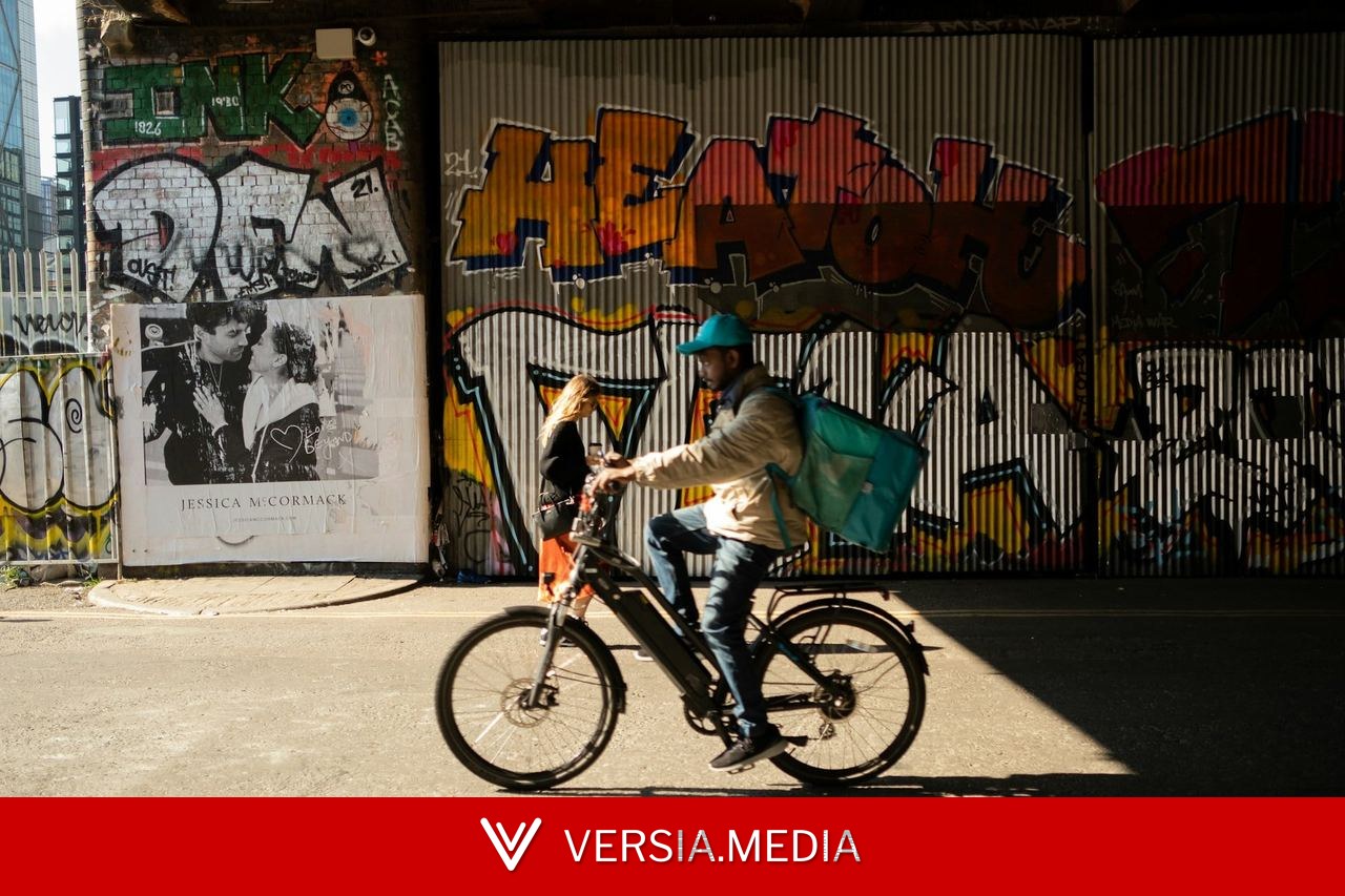 Londres a déjà saisi plus de vélos et trottinettes électriques illégaux en 2026 qu’en 2025 : merci leur banc d’essai roulant qui change la donne